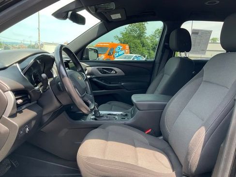 Used 2022 Chevrolet Traverse LT AWD/4WD image 2