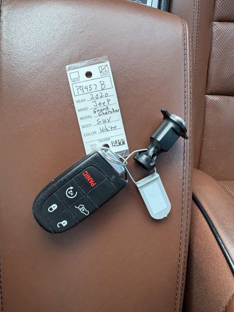 Used 2020 Jeep Grand Cherokee Overland AWD/4WD image 6