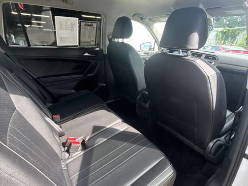 Used 2024 Volkswagen Tiguan SE AWD/4WD image 21