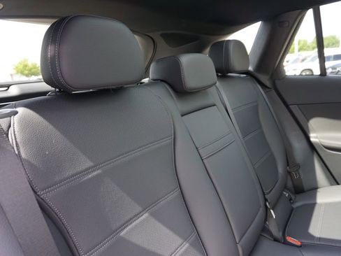 Certified 2025 Mercedes-Benz GLC 300 4MATIC image 57