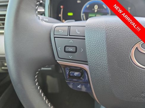 Used 2025 Toyota Camry SE AWD/4WD image 18