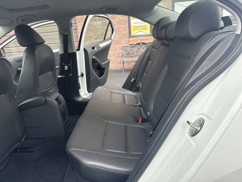 Used 2017 Volkswagen Jetta SE FWD image 21