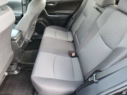 Used 2022 Toyota RAV4 XLE w/ Convenience Package AWD/4WD image 17