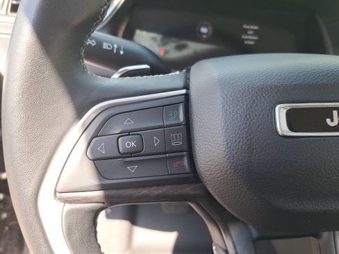 Used 2022 Jeep Grand Cherokee L Limited w/ Luxury Tech Group II AWD/4WD image 19