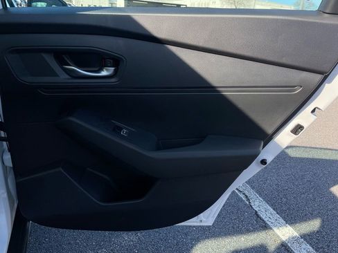 Certified 2025 Honda Accord LX image 33