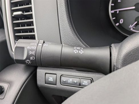 Used 2024 Nissan Frontier SV w/ Hardbody Edition image 23