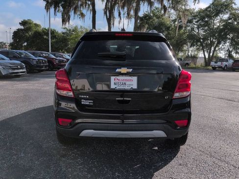 Used 2019 Chevrolet Trax LT w/ LT Convenience Package FWD image 4