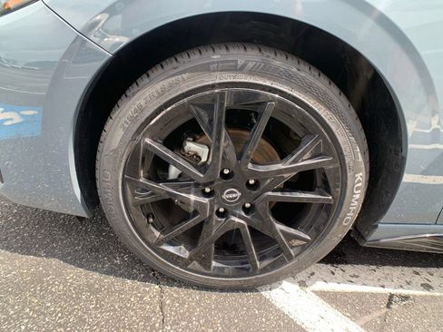 Certified 2025 Nissan Sentra SR w/ Midnight Edition FWD image 35