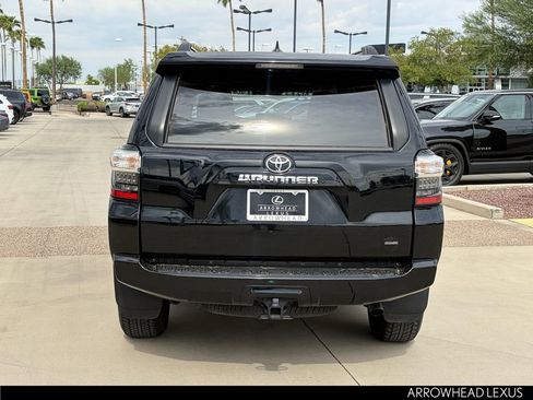 Used 2024 Toyota 4Runner SR5 Premium w/ Moonroof Package AWD/4WD image 5