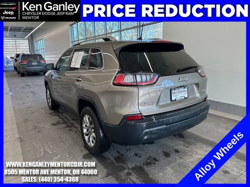 Used 2019 Jeep Cherokee Latitude Plus w/ Cold Weather Group image 6