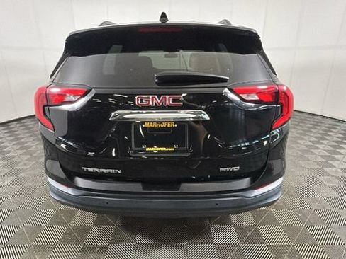 Used 2020 GMC Terrain SLE w/ Driver Convenience Package AWD/4WD image 3