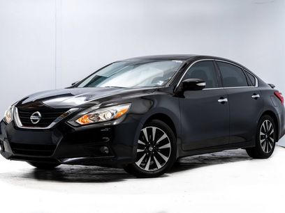 Used 2017 Nissan Altima 2.5 SV w/ Convenience Package