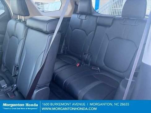 Used 2025 Honda Pilot Touring image 37