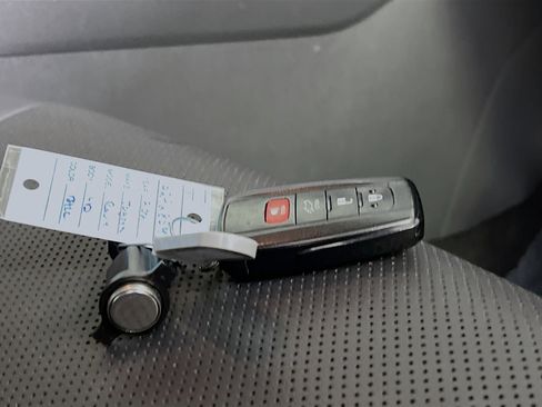 Used 2021 Toyota RAV4 Limited image 36