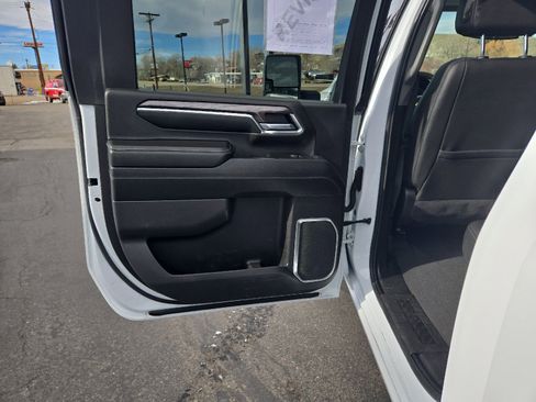 Used 2024 Chevrolet Silverado 2500 LTZ w/ LTZ Convenience Package image 16