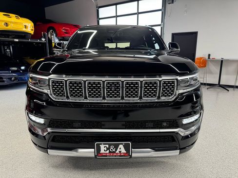 Used 2022 Jeep Grand Wagoneer Series III AWD/4WD image 16