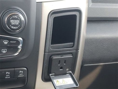 Used 2018 RAM 1500 Big Horn image 33