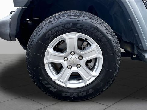 Used 2018 Jeep Wrangler Unlimited Sport S AWD/4WD image 10