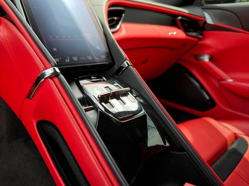 Used 2023 Ferrari Roma RWD image 32