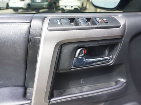 Used 2022 Toyota 4Runner SR5 Premium w/ Moonroof Package AWD/4WD image 4