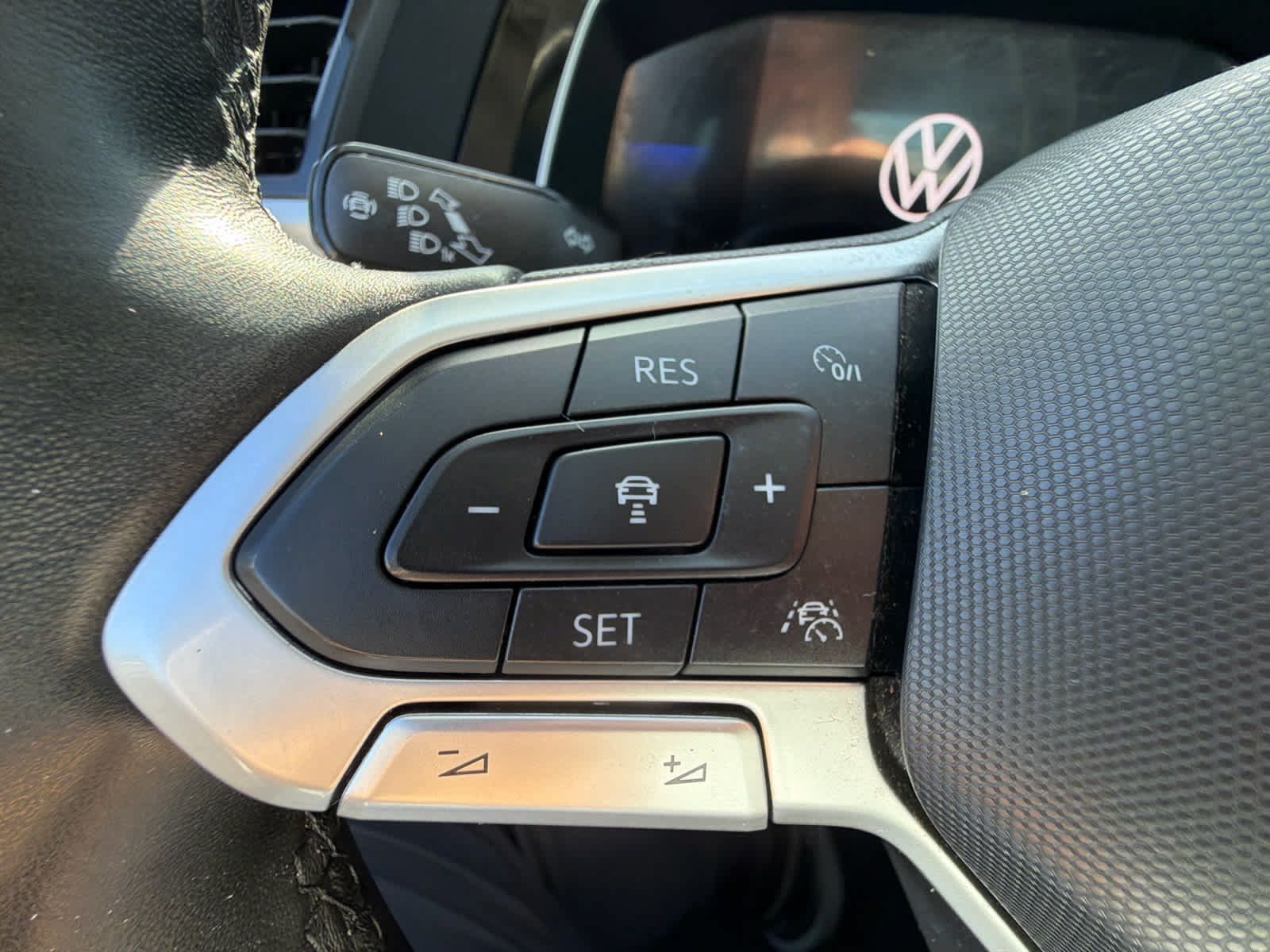 Used 2024 Volkswagen Jetta SE FWD image 15