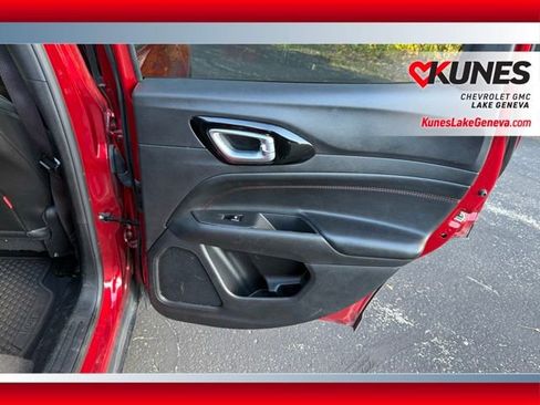 Used 2025 Jeep Compass Trailhawk image 23