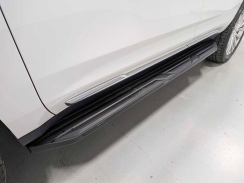 Used 2023 Cadillac Escalade Premium Luxury image 11