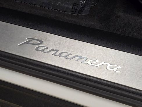 Used 2020 Porsche Panamera 4 image 40