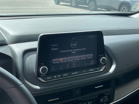 Used 2025 Nissan Rogue SV image 20