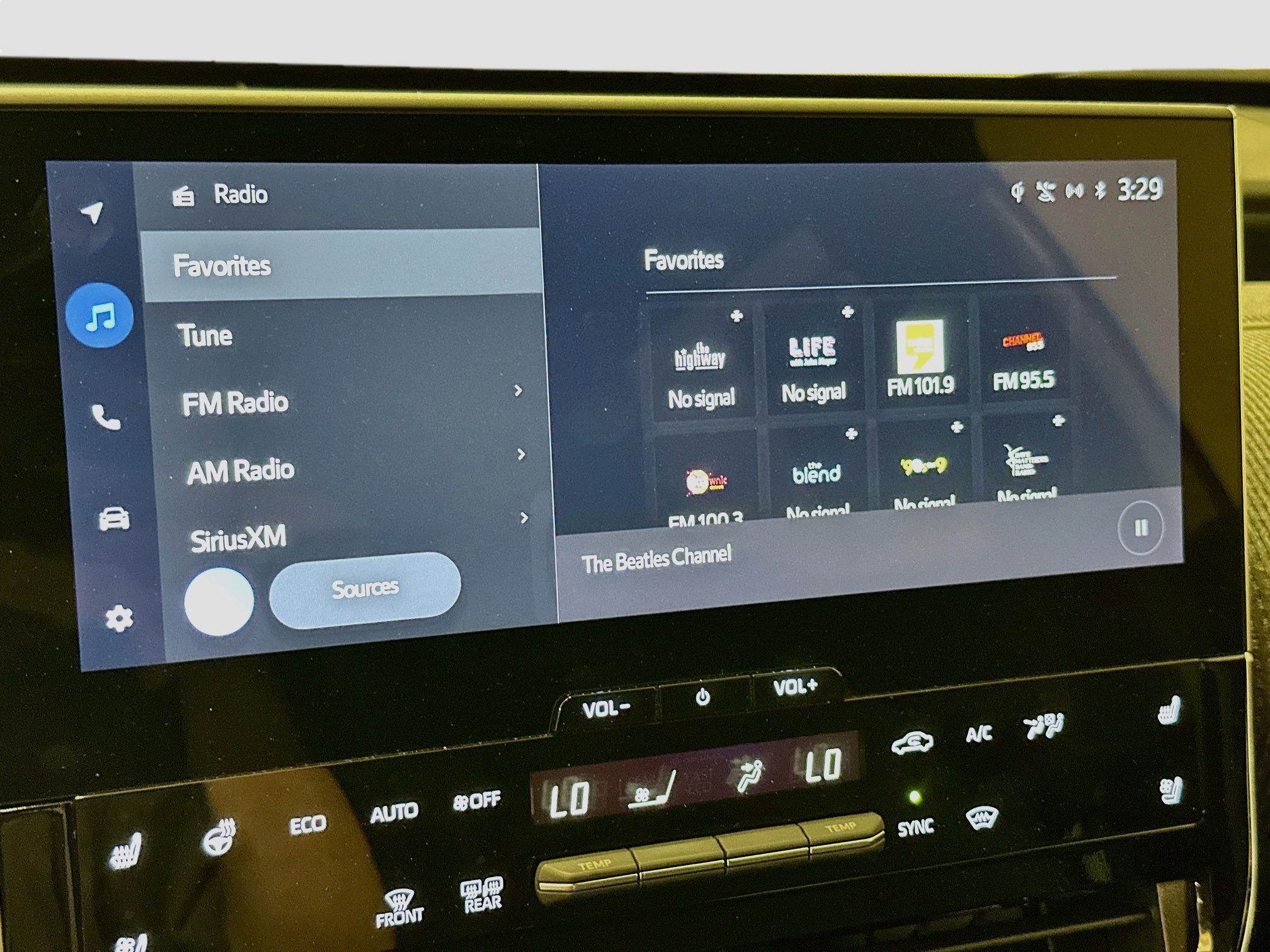 Used 2023 Subaru Solterra AWD image 21