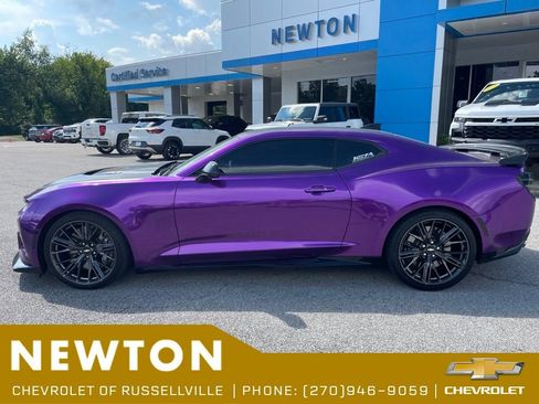 Used 2018 Chevrolet Camaro ZL1 RWD image 15