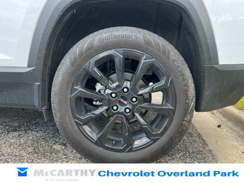 Used 2026 GMC Terrain Elevation w/ Elevation Premium Package FWD image 9