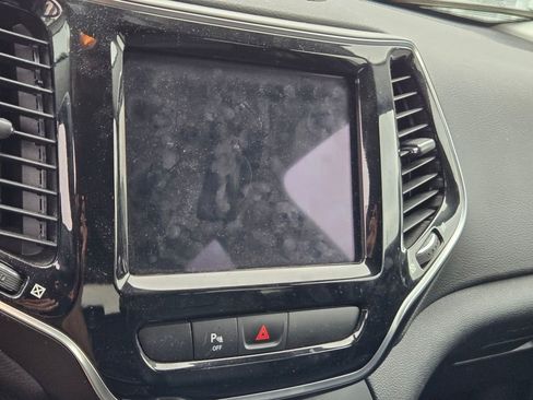 Used 2019 Jeep Cherokee Limited image 15