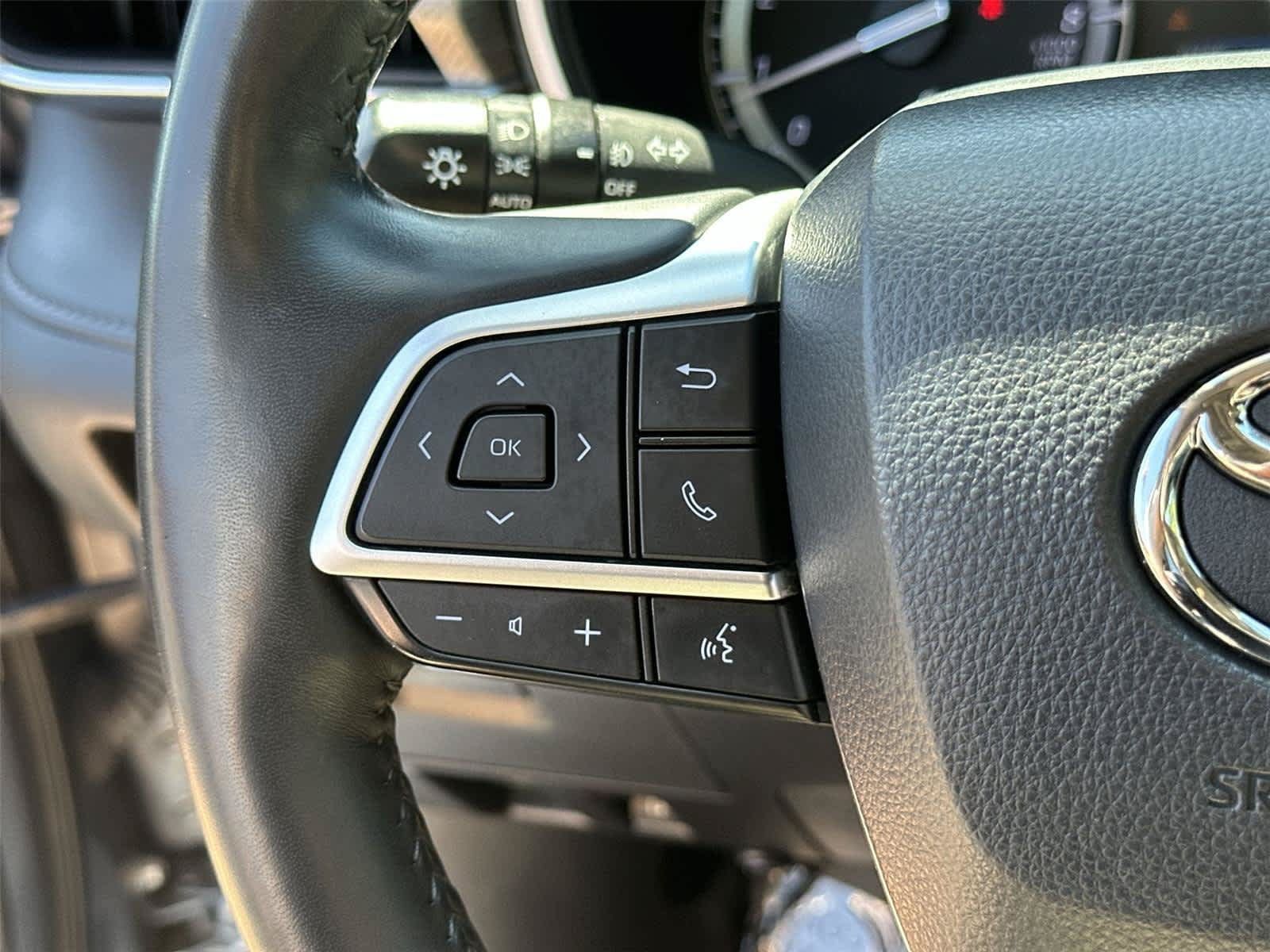 Used 2022 Toyota Highlander Platinum FWD image 34