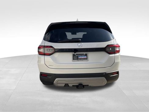 Used 2025 Honda Pilot EX-L image 6