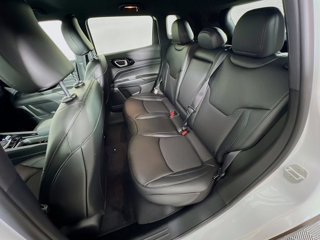 New 2026 Jeep Compass Latitude AWD/4WD image 24