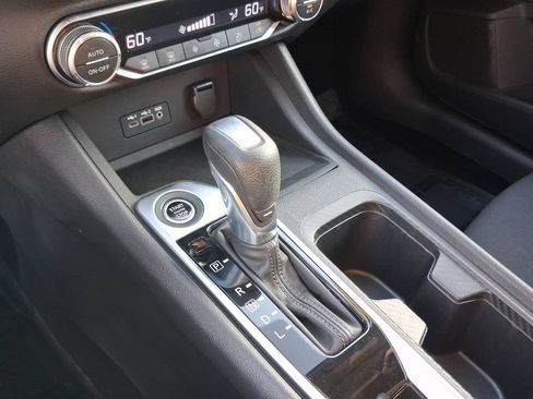Used 2021 Nissan Sentra SV FWD image 22