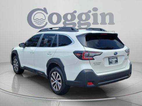Used 2025 Subaru Outback AWD/4WD image 3
