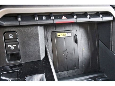 Used 2022 Toyota Tundra Limited w/ Power Package image 28