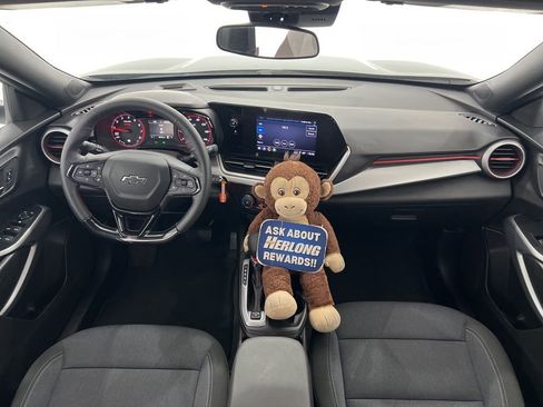 Used 2025 Chevrolet Trax RS w/ Driver Confidence Package image 17