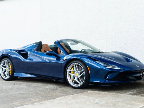 Used 2022 Ferrari F8 Tributo RWD image 14
