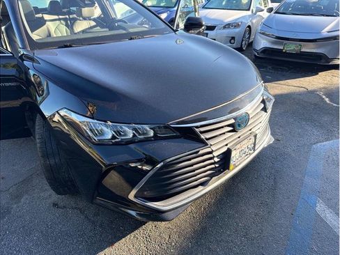 Used 2020 Toyota Avalon XLE image 29