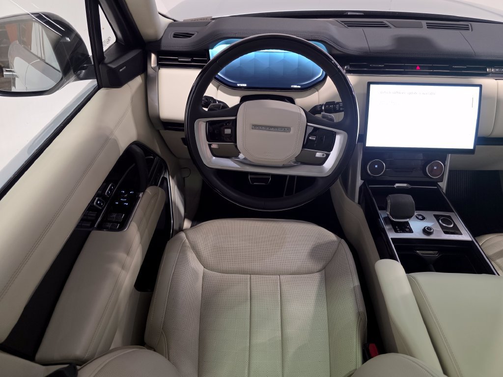 Certified 2023 Land Rover Range Rover SE AWD/4WD image 17