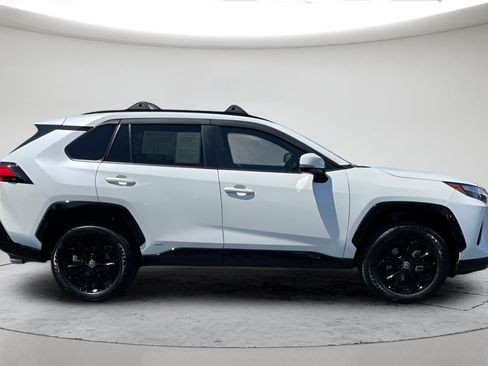 Certified 2022 Toyota RAV4 SE w/ Convenience Package AWD/4WD image 2