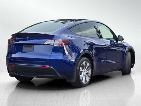 Used 2023 Tesla Model Y Long Range image 4