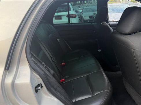 Used 2010 Ford Crown Victoria Police Interceptor RWD image 16