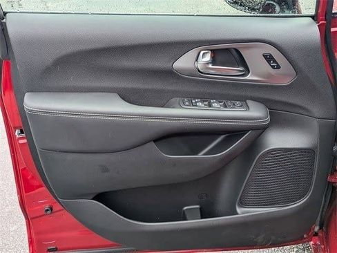 New 2026 Chrysler Pacifica Select image 19