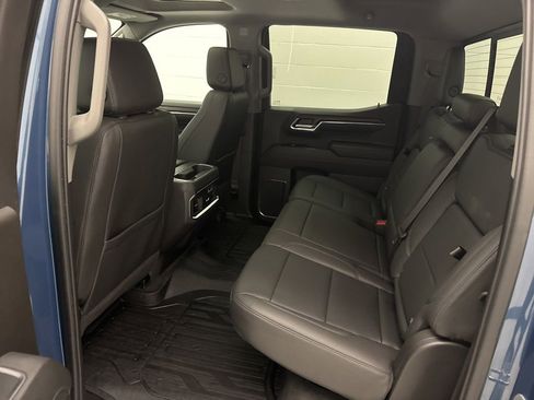 Used 2024 GMC Sierra 1500 SLT w/ SLT Premium Plus Package AWD/4WD image 36