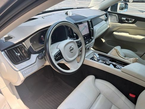 Used 2022 Volvo XC60 B5 Inscription w/ Advanced Package AWD/4WD image 16