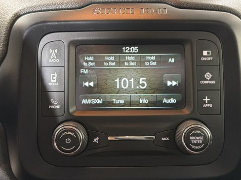 Used 2016 Jeep Renegade Trailhawk AWD/4WD image 25